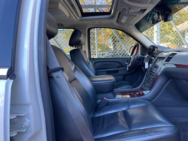 Photo 9 VIN: 1GYS4HEF8BR101708 - CADILLAC ESCALADE E 