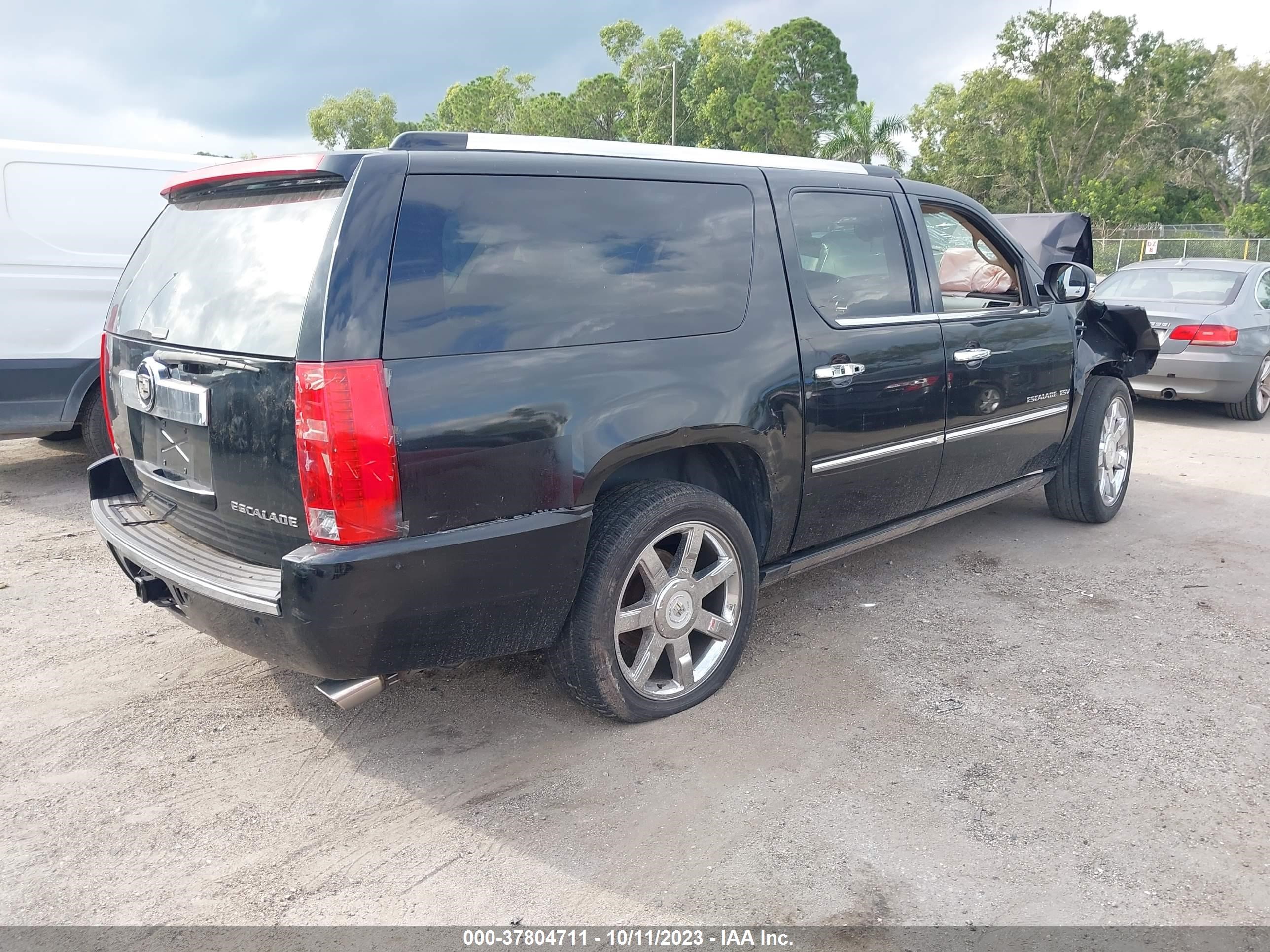 Photo 3 VIN: 1GYS4HEF9CR121614 - CADILLAC ESCALADE 