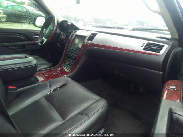 Photo 4 VIN: 1GYS4HEF9DR280084 - CADILLAC ESCALADE 