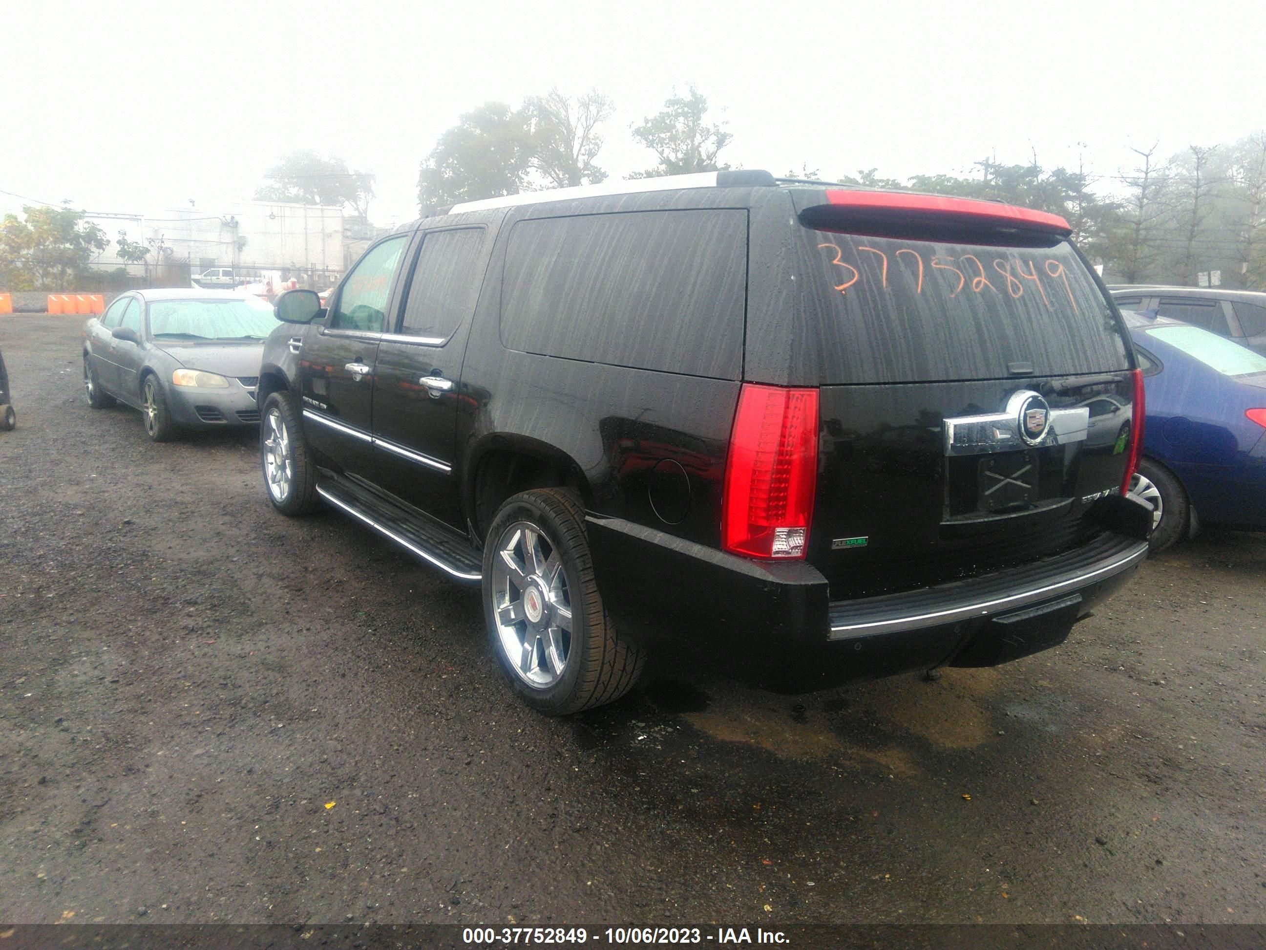 Photo 2 VIN: 1GYS4HEFXBR308701 - CADILLAC ESCALADE 