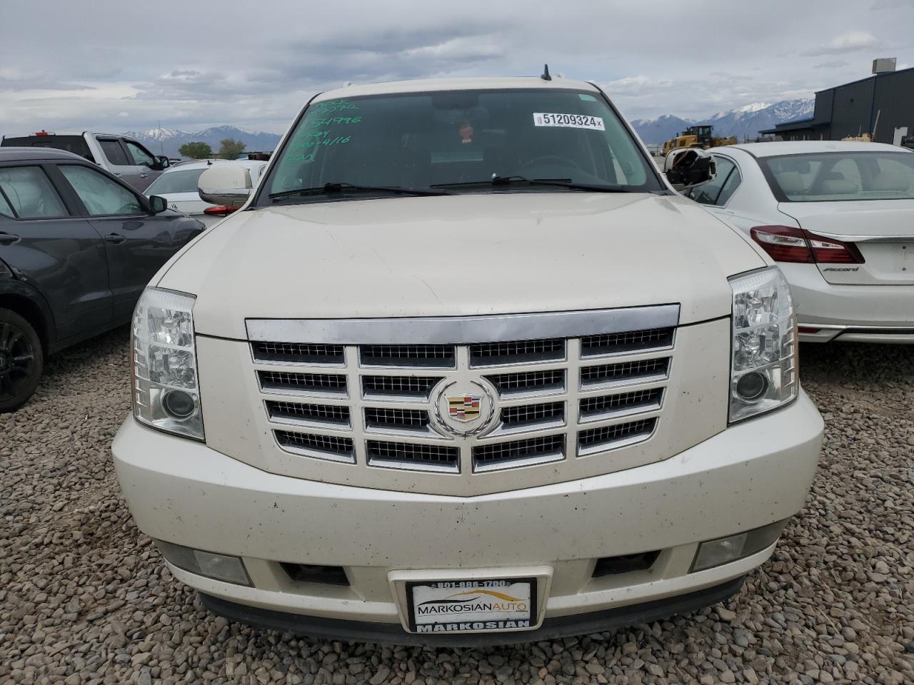 Photo 4 VIN: 1GYS4HEFXDR301735 - CADILLAC ESCALADE 