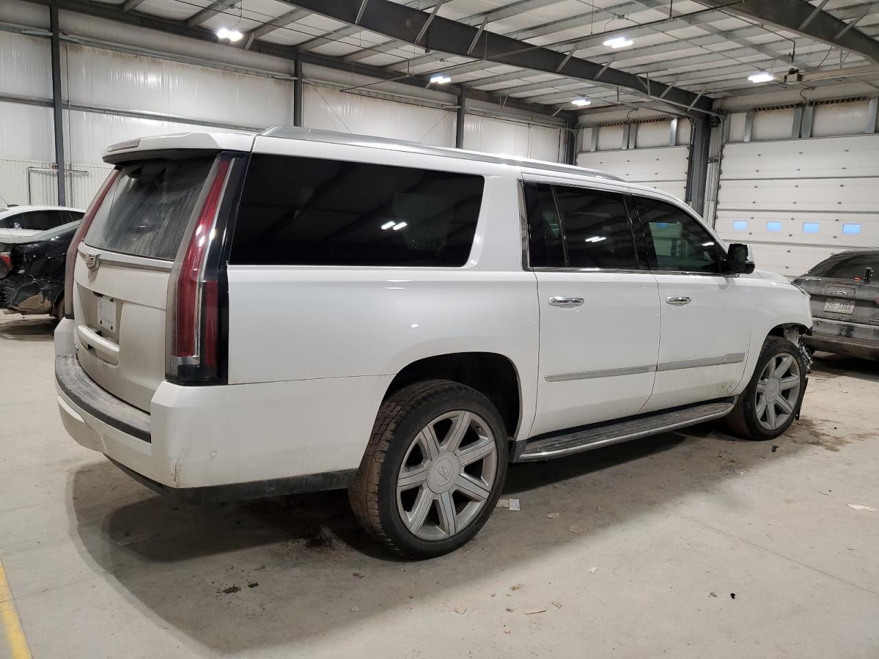 Photo 2 VIN: 1GYS4HKJ4HR222365 - CADILLAC ESCALADE 