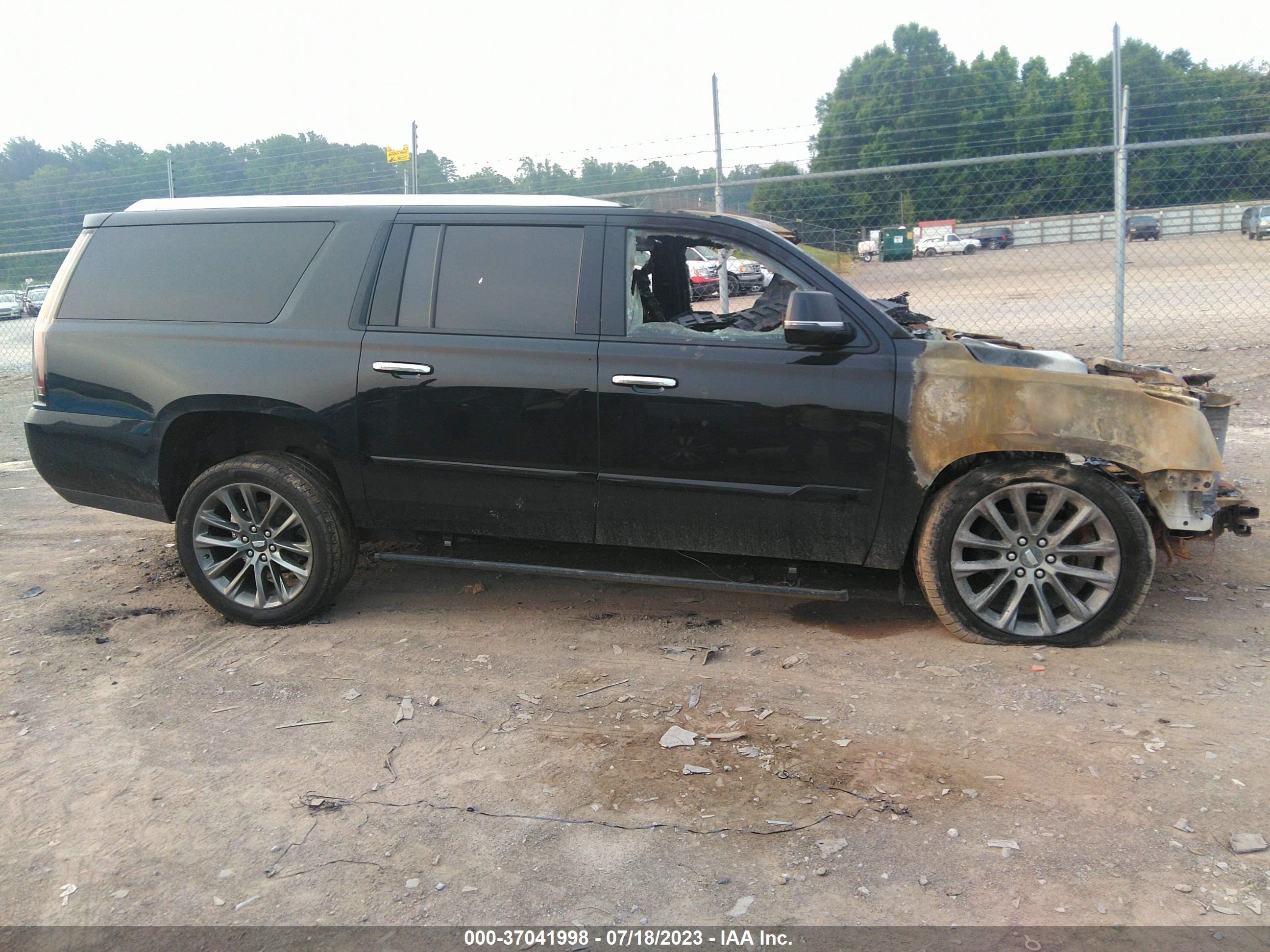 Photo 11 VIN: 1GYS4HKJ4LR226778 - CADILLAC ESCALADE 