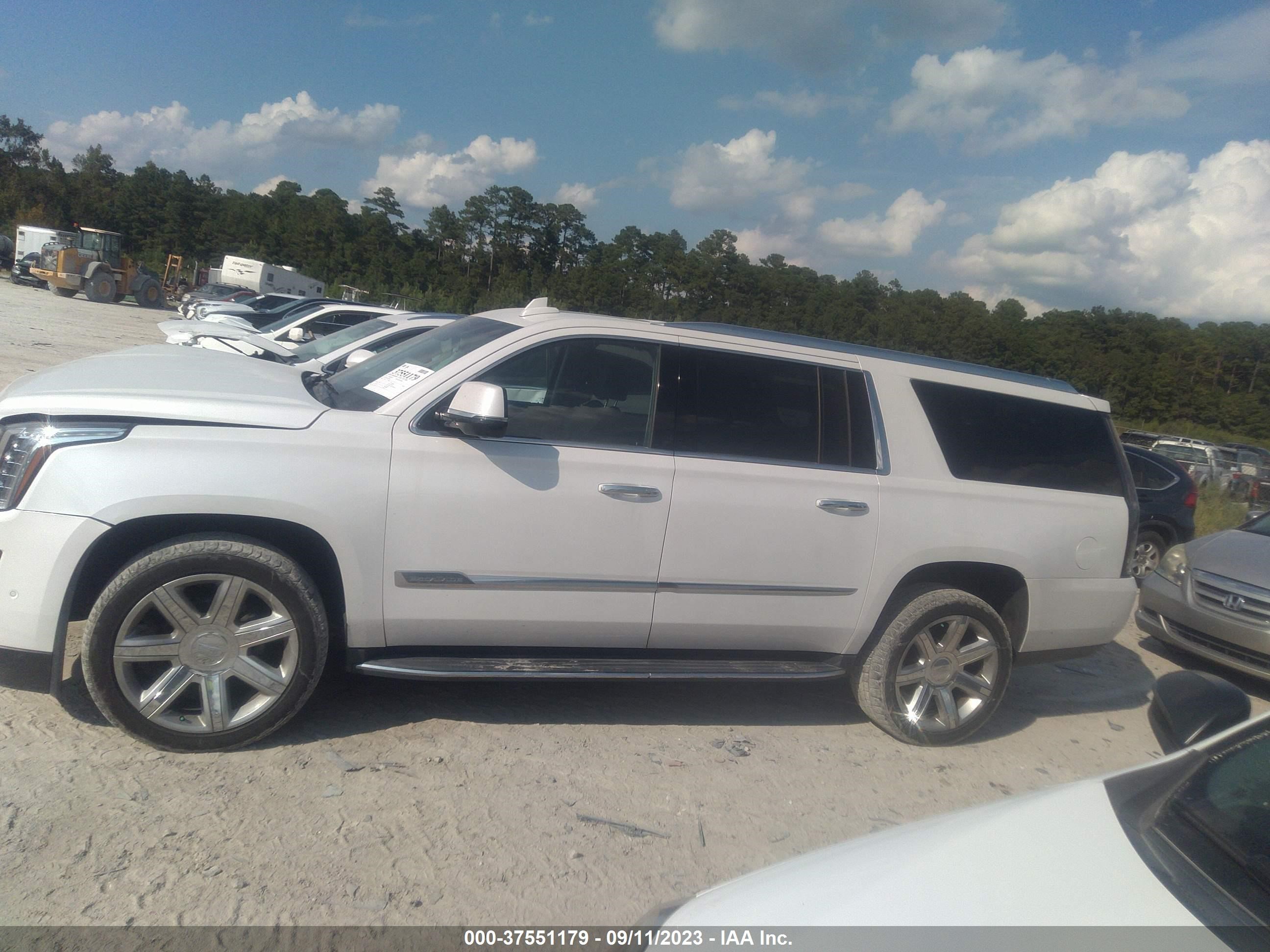 Photo 13 VIN: 1GYS4HKJ5HR167408 - CADILLAC ESCALADE 