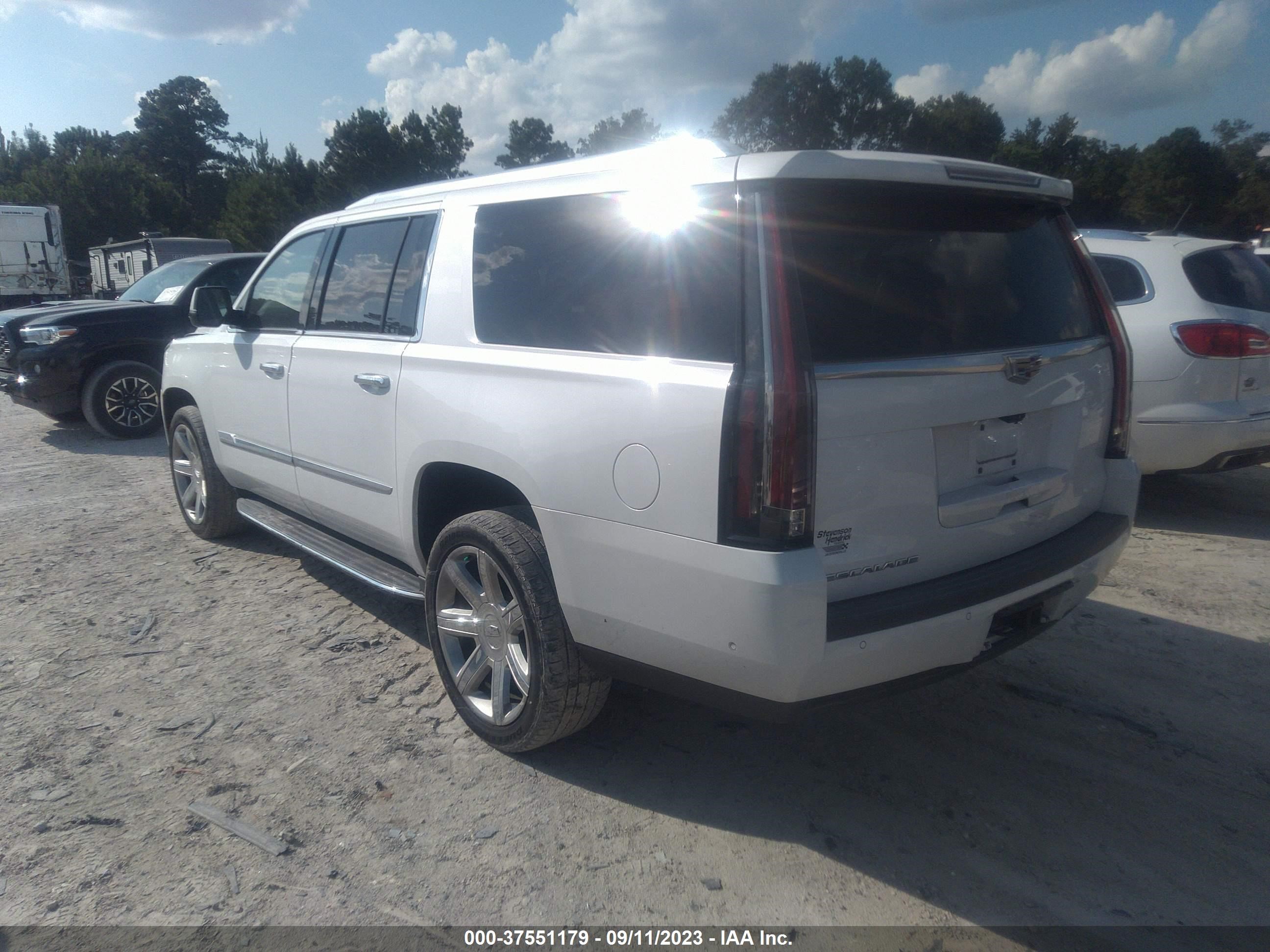 Photo 2 VIN: 1GYS4HKJ5HR167408 - CADILLAC ESCALADE 