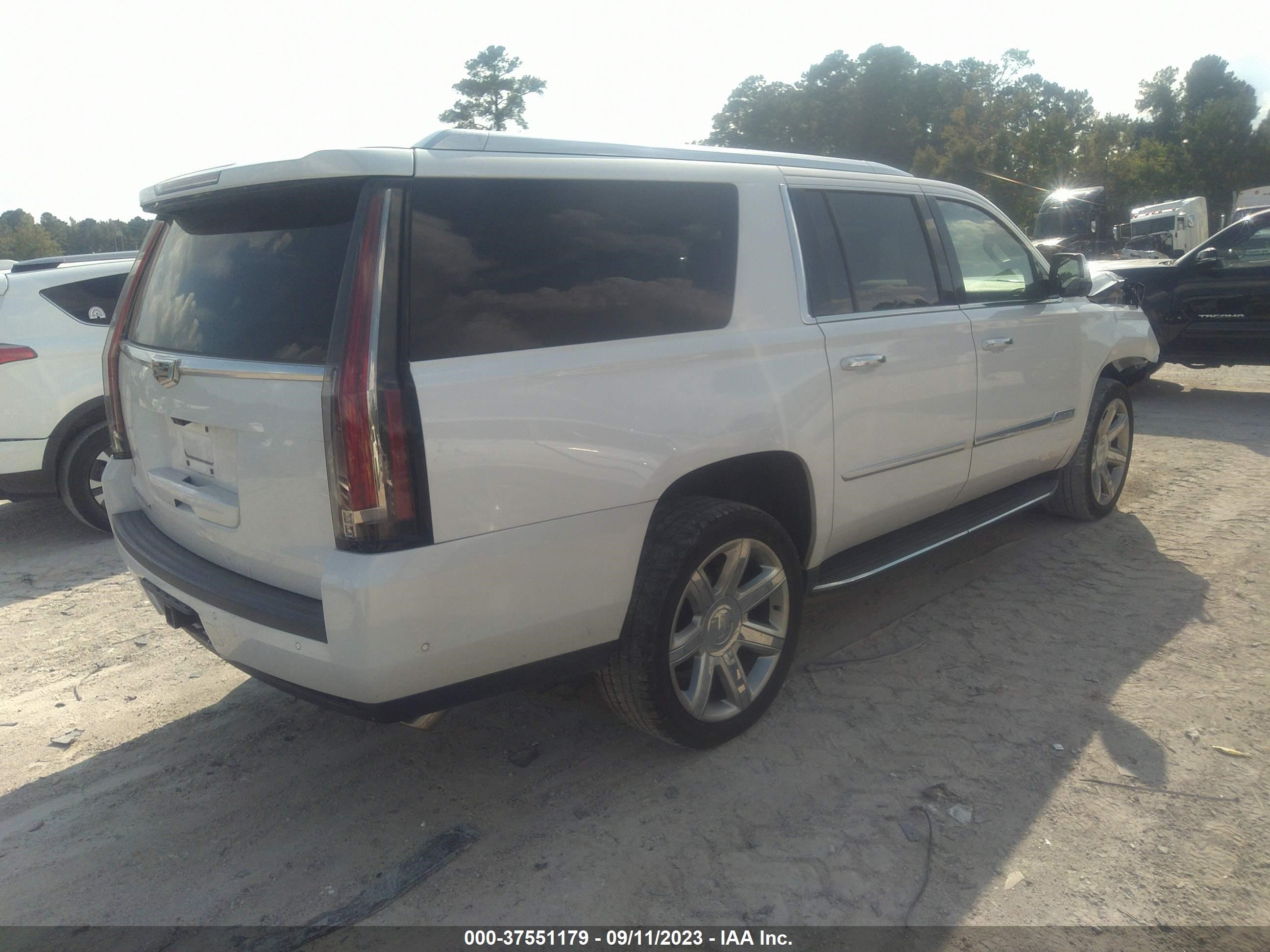 Photo 3 VIN: 1GYS4HKJ5HR167408 - CADILLAC ESCALADE 