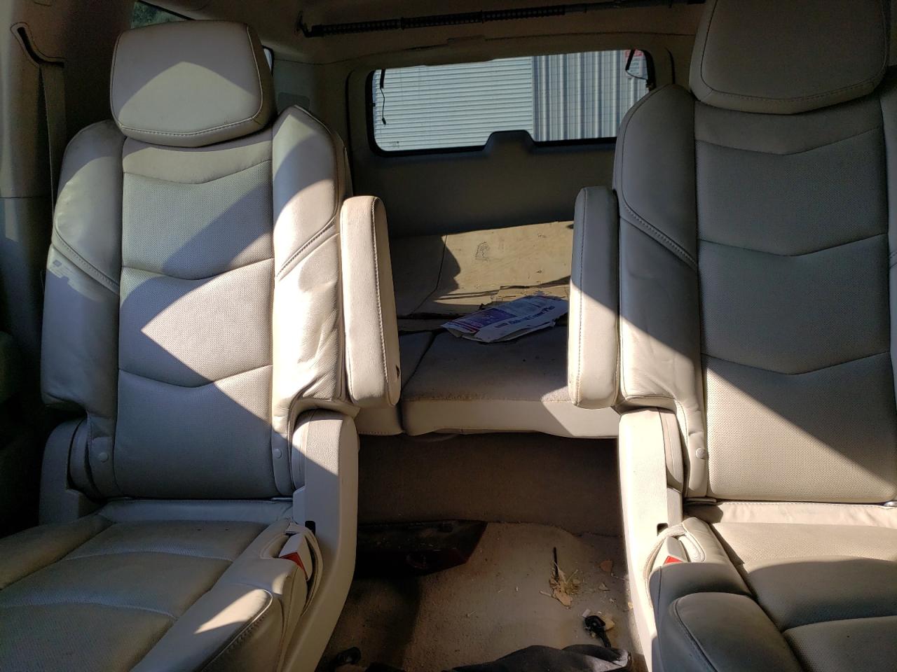 Photo 9 VIN: 1GYS4HKJXGR183683 - CADILLAC ESCALADE 