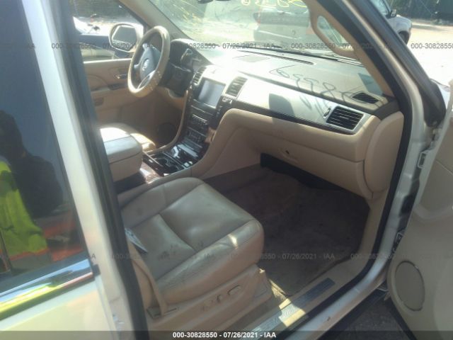 Photo 4 VIN: 1GYS4JEF0BR183926 - CADILLAC ESCALADE ESV 