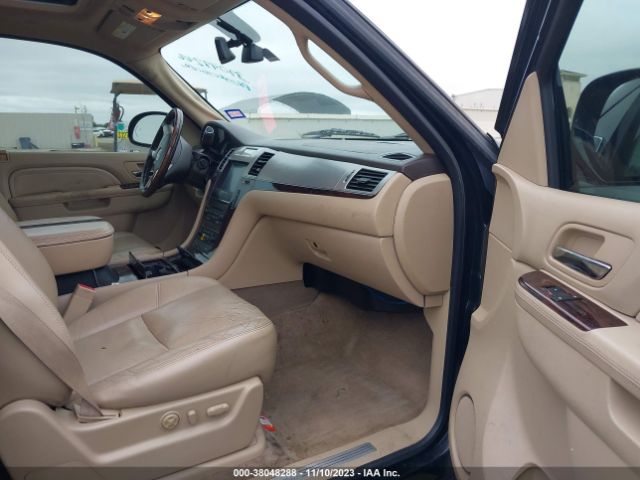 Photo 4 VIN: 1GYS4JEF1BR129695 - CADILLAC ESCALADE ESV 