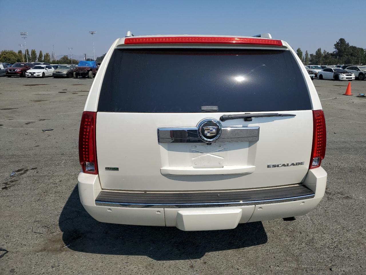 Photo 5 VIN: 1GYS4JEF1BR318198 - CADILLAC ESCALADE 