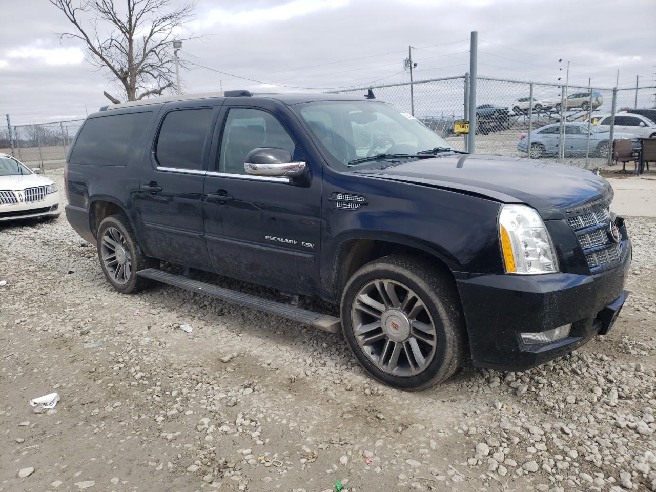 Photo 3 VIN: 1GYS4JEF1DR306345 - CADILLAC ESCALADE 