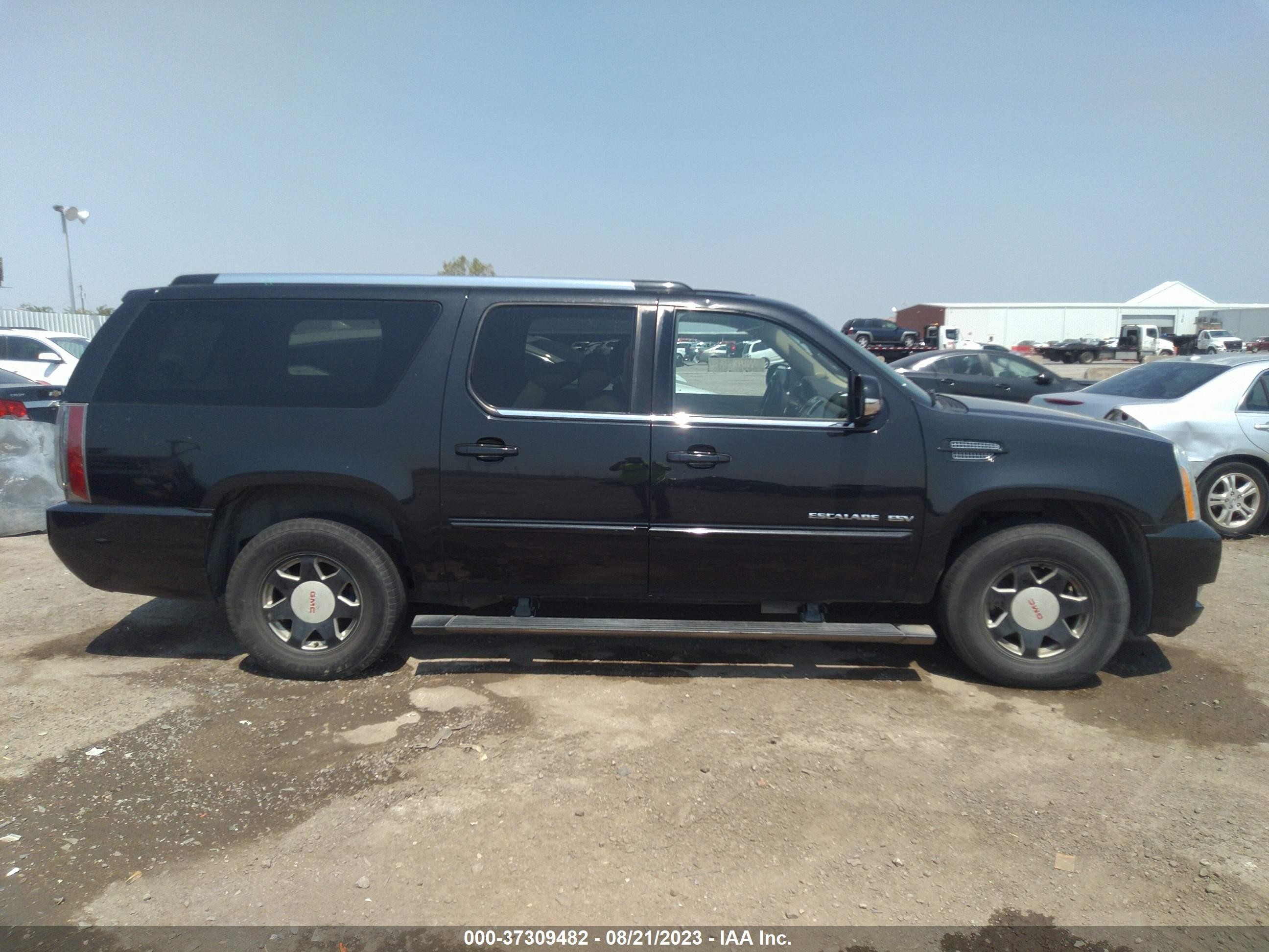 Photo 12 VIN: 1GYS4JEF3CR236524 - CADILLAC ESCALADE 