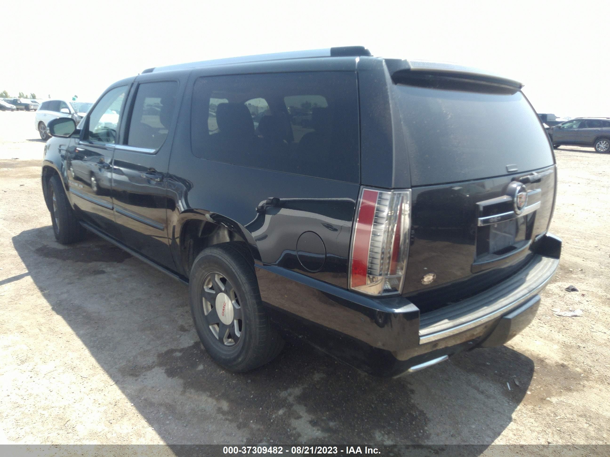 Photo 2 VIN: 1GYS4JEF3CR236524 - CADILLAC ESCALADE 