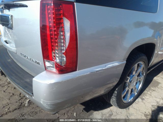 Photo 5 VIN: 1GYS4JEF4BR121946 - CADILLAC ESCALADE ESV 