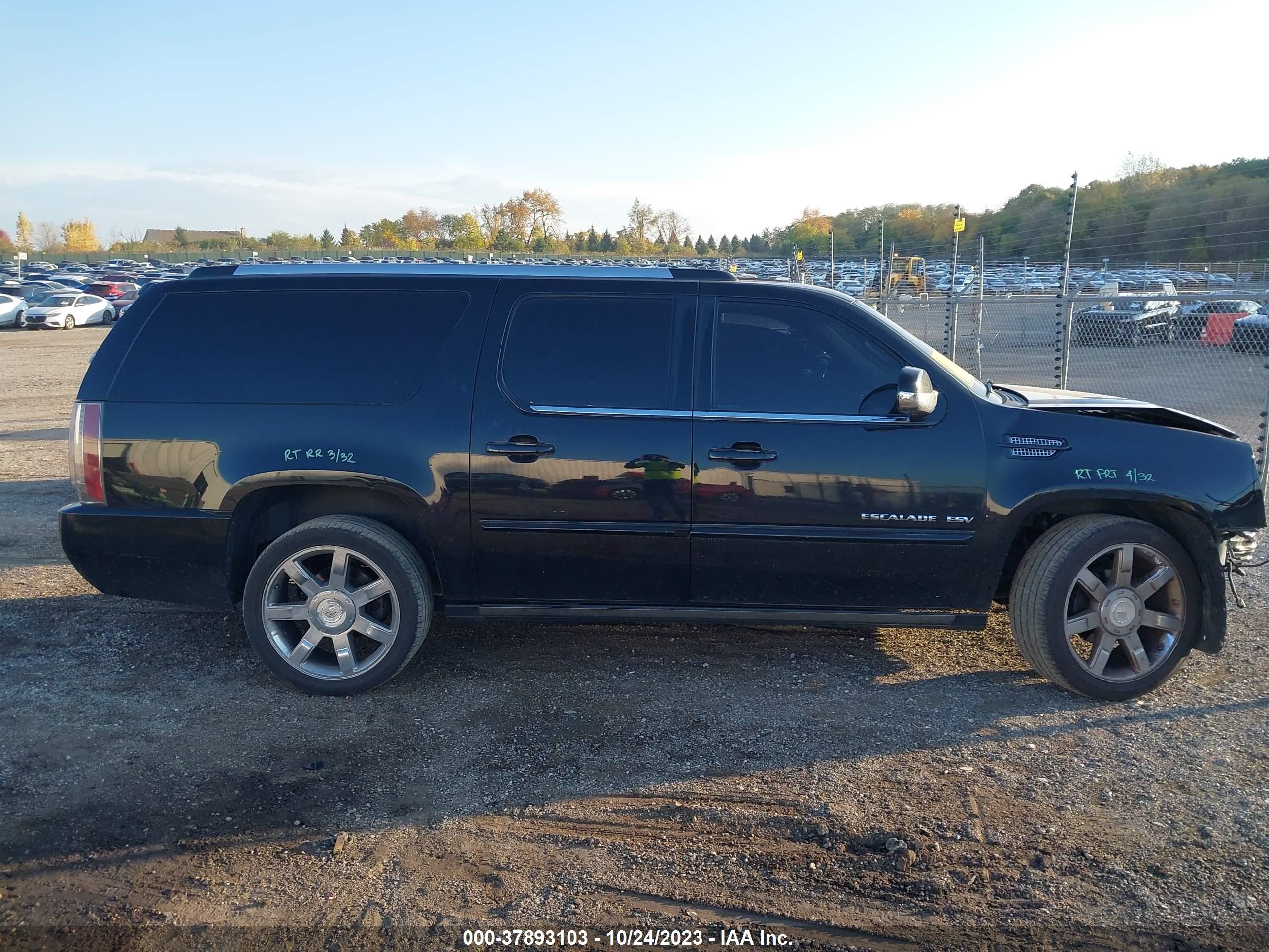 Photo 12 VIN: 1GYS4JEF8DR173616 - CADILLAC ESCALADE 