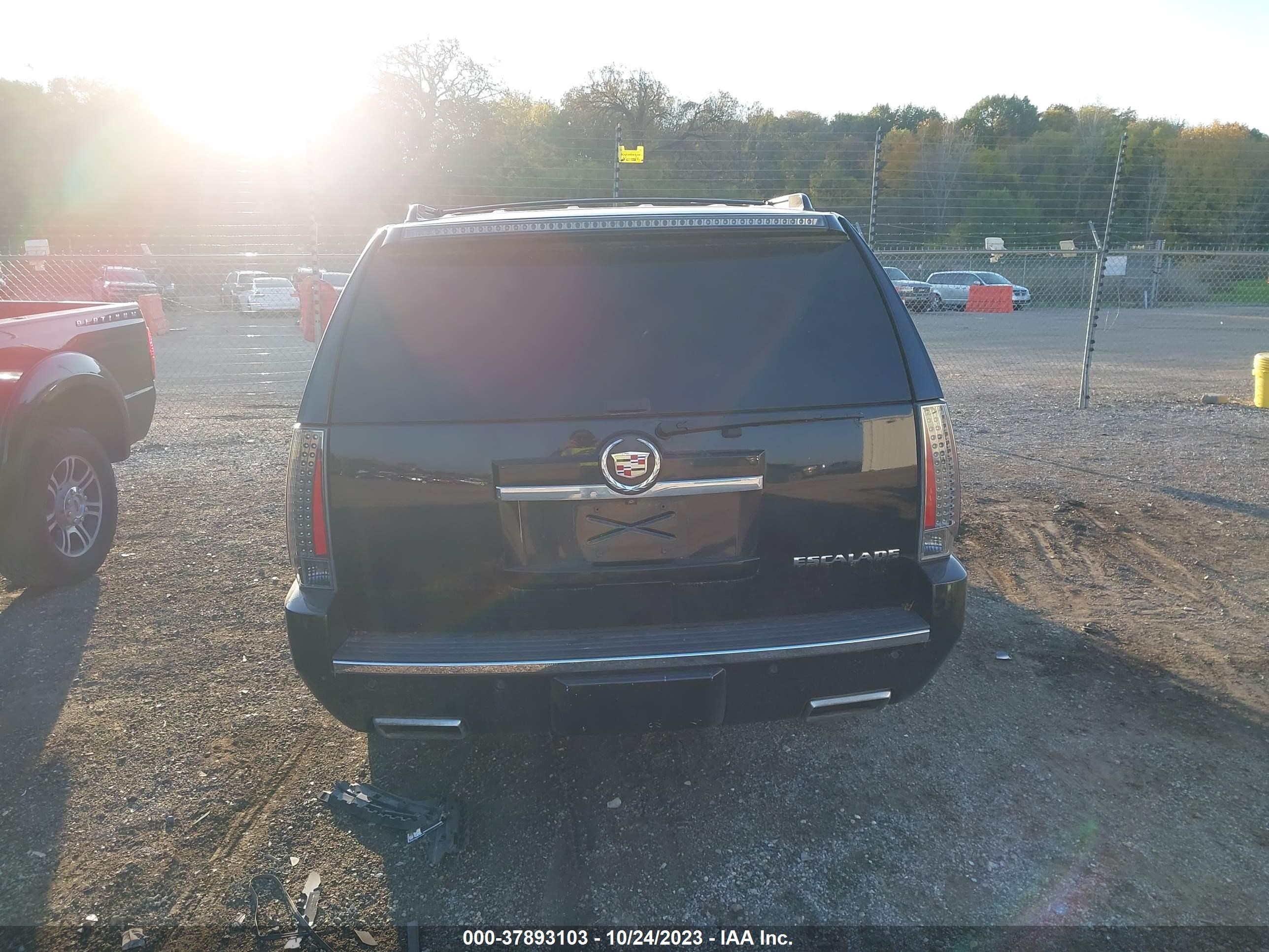 Photo 15 VIN: 1GYS4JEF8DR173616 - CADILLAC ESCALADE 