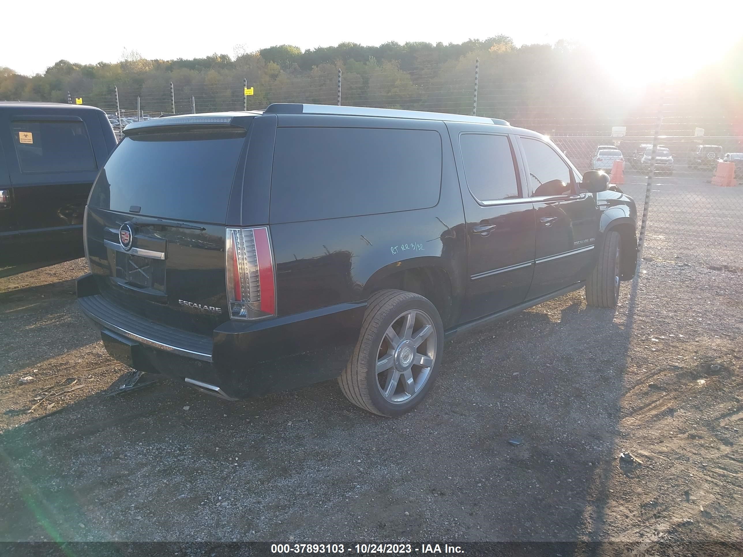 Photo 3 VIN: 1GYS4JEF8DR173616 - CADILLAC ESCALADE 