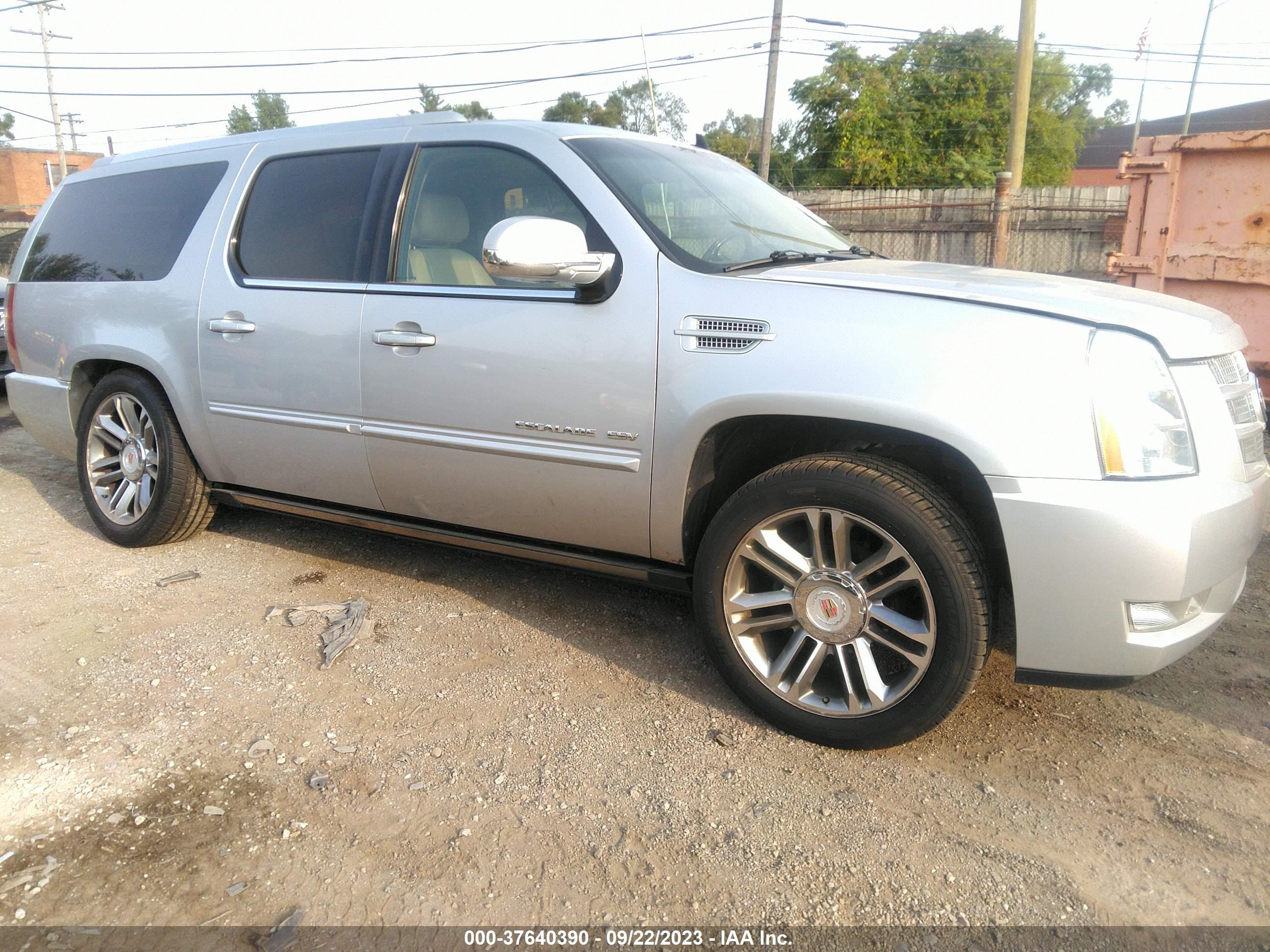 Photo 12 VIN: 1GYS4JEFXER126444 - CADILLAC ESCALADE 