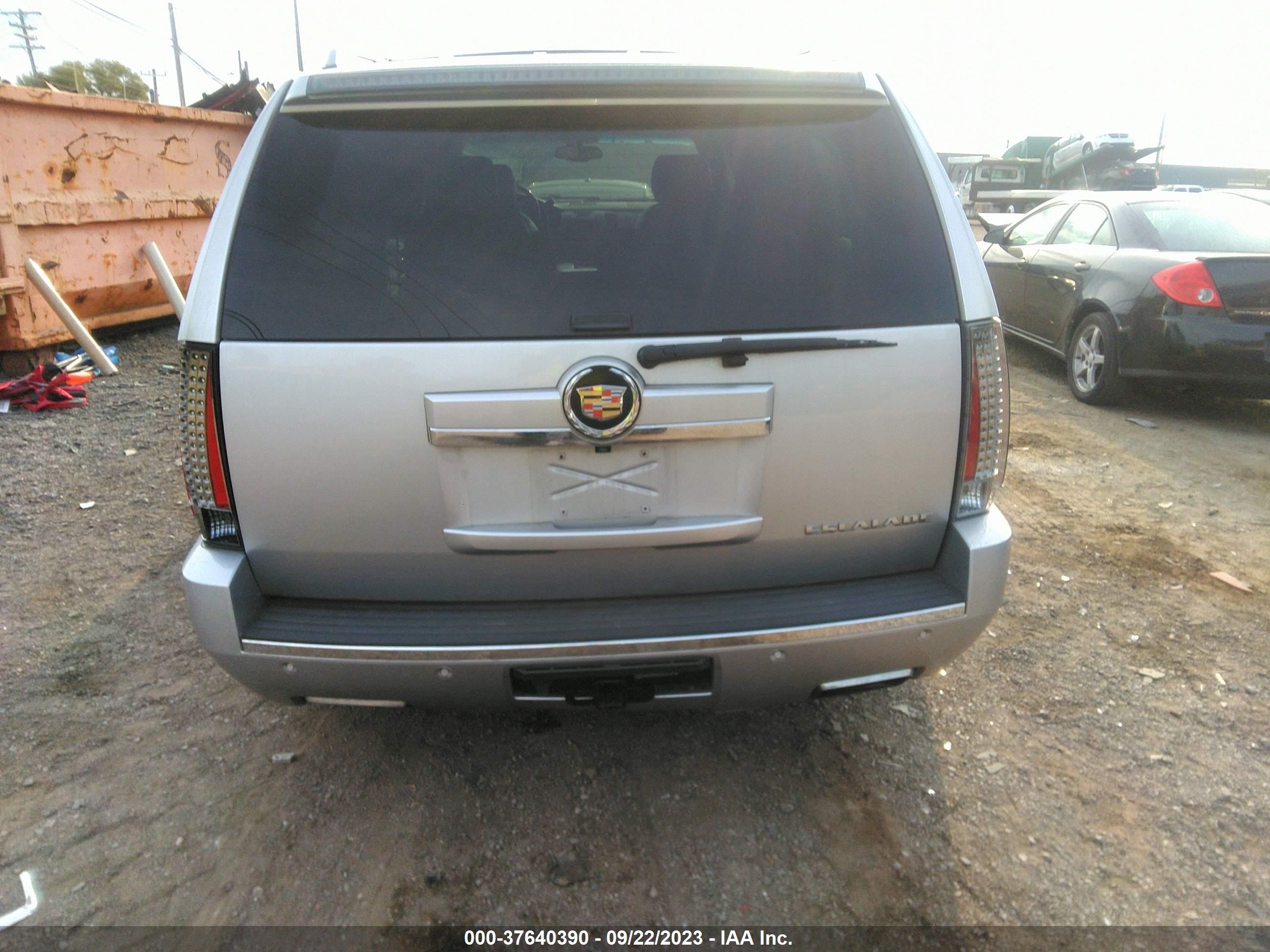 Photo 15 VIN: 1GYS4JEFXER126444 - CADILLAC ESCALADE 