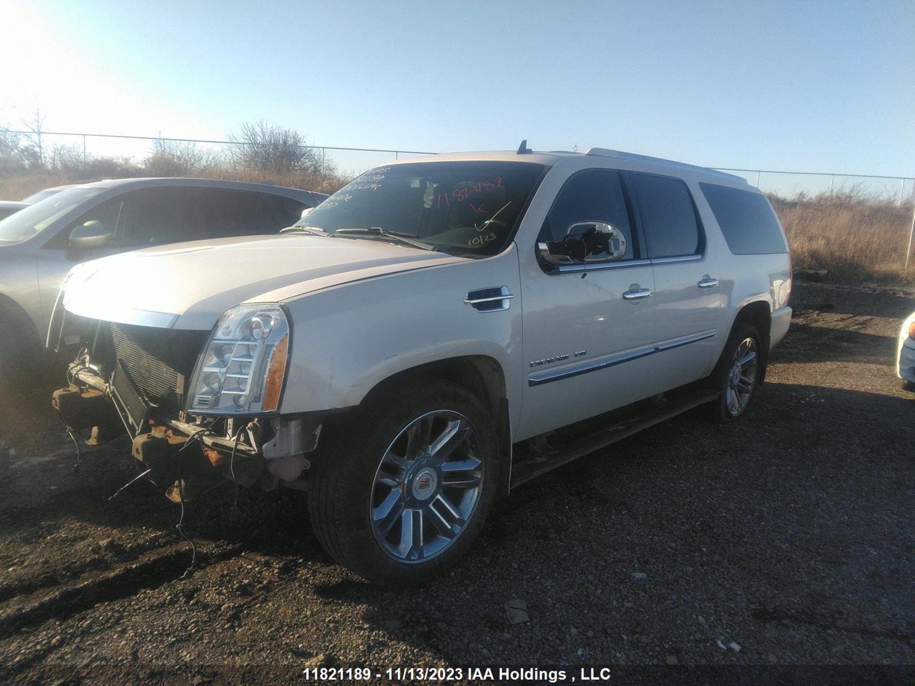 Photo 1 VIN: 1GYS4KEF0BR308087 - CADILLAC ESCALADE 