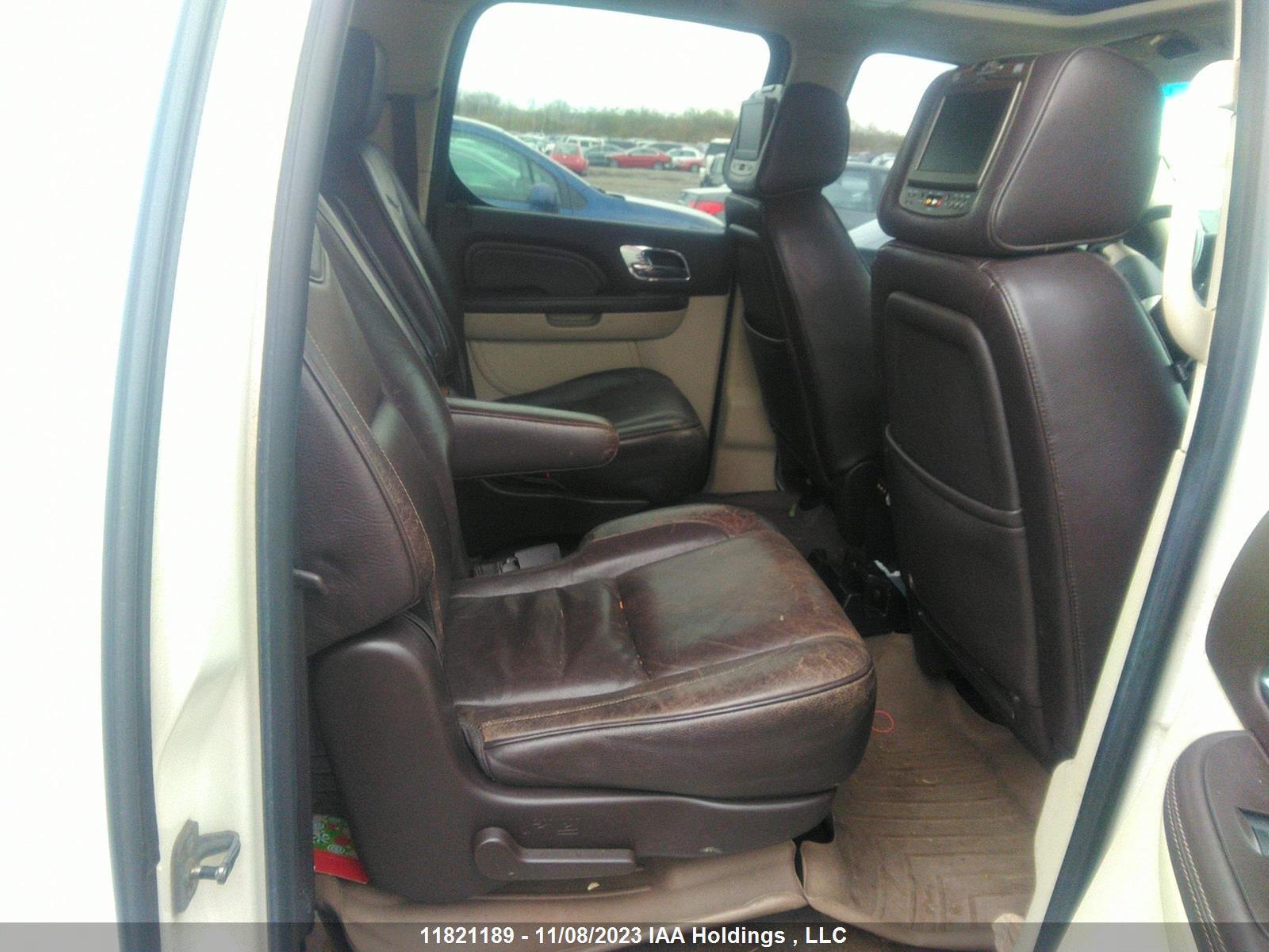 Photo 7 VIN: 1GYS4KEF0BR308087 - CADILLAC ESCALADE 