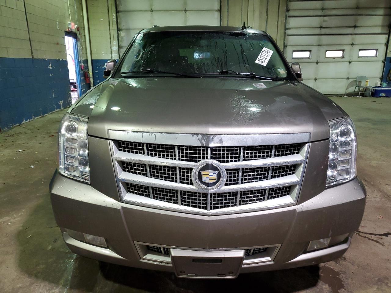 Photo 4 VIN: 1GYS4KEF0CR290739 - CADILLAC ESCALADE 