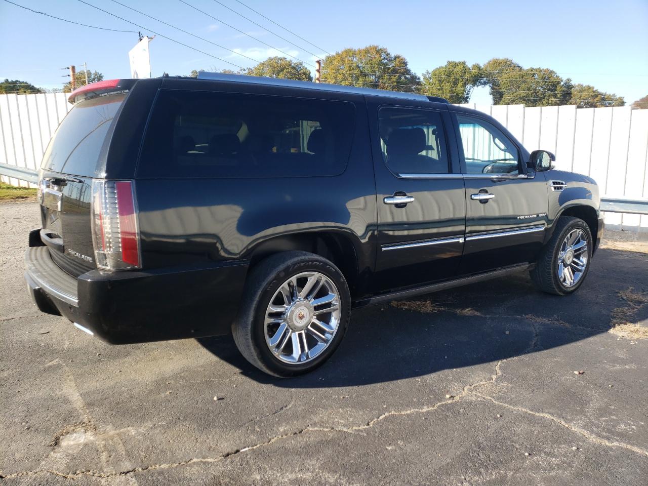 Photo 2 VIN: 1GYS4KEF1DR296924 - CADILLAC ESCALADE 