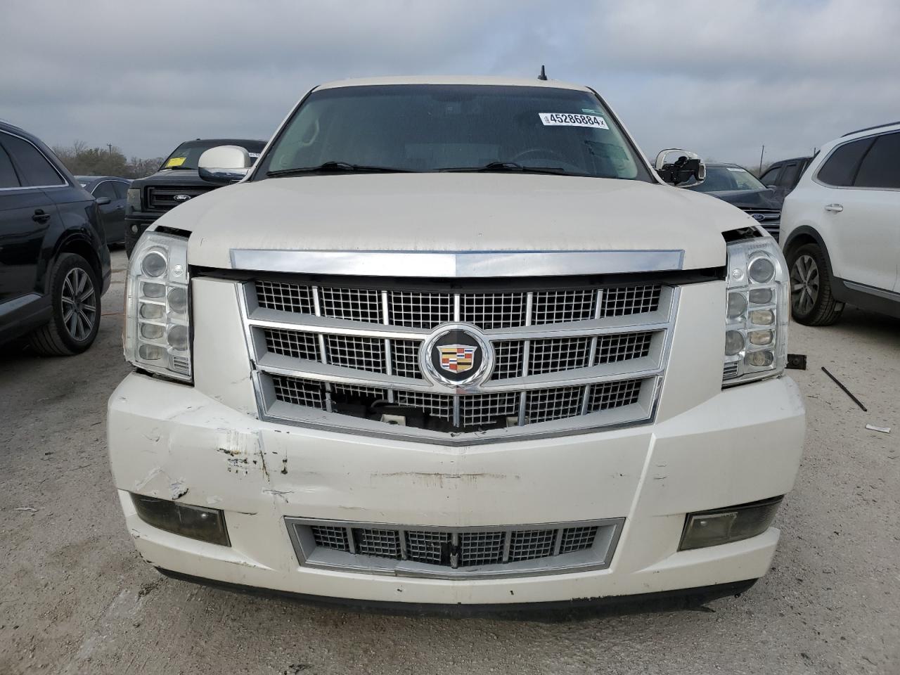 Photo 4 VIN: 1GYS4KEF9DR245476 - CADILLAC ESCALADE 