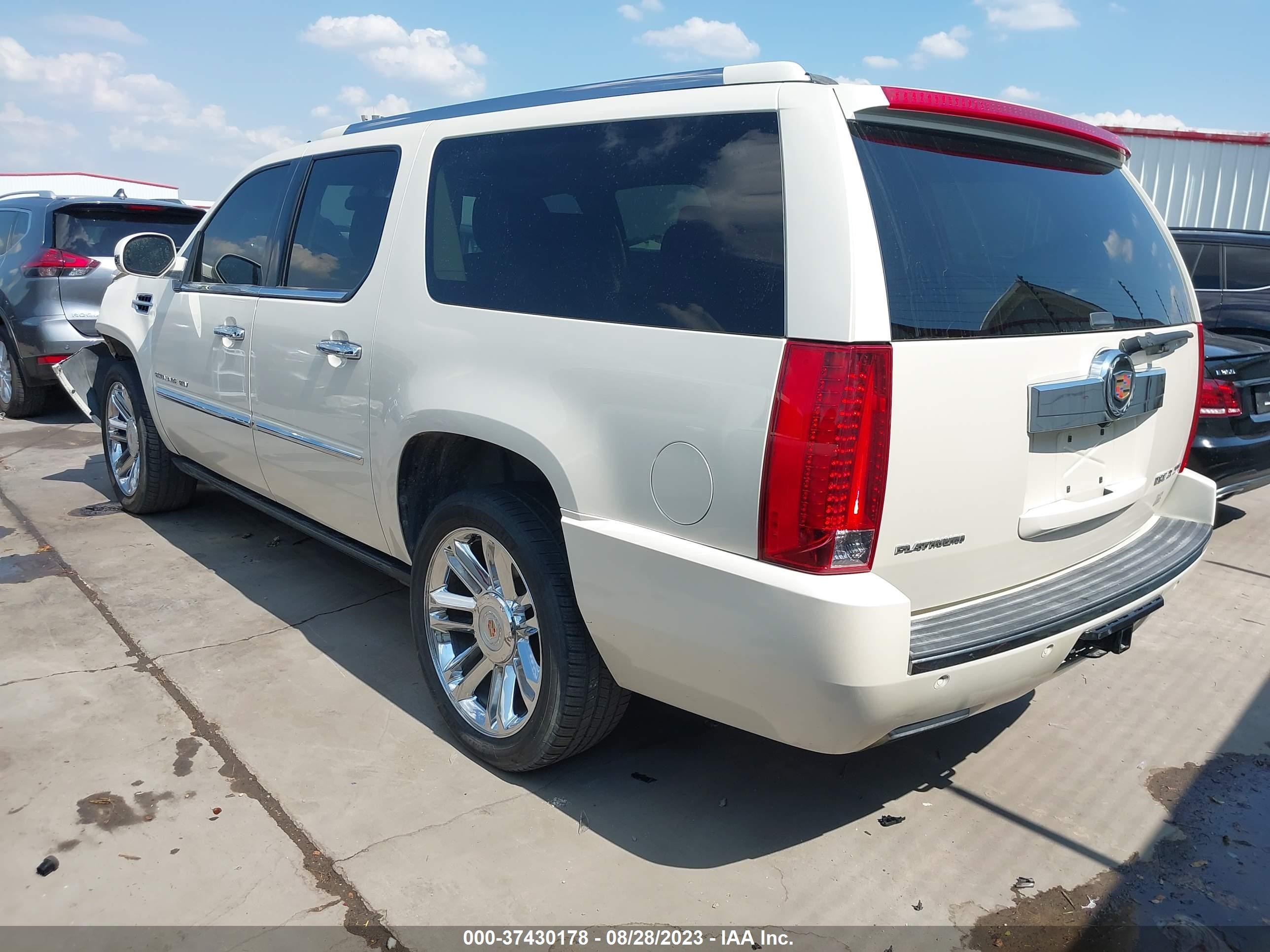 Photo 2 VIN: 1GYS4KEFXDR358837 - CADILLAC ESCALADE 