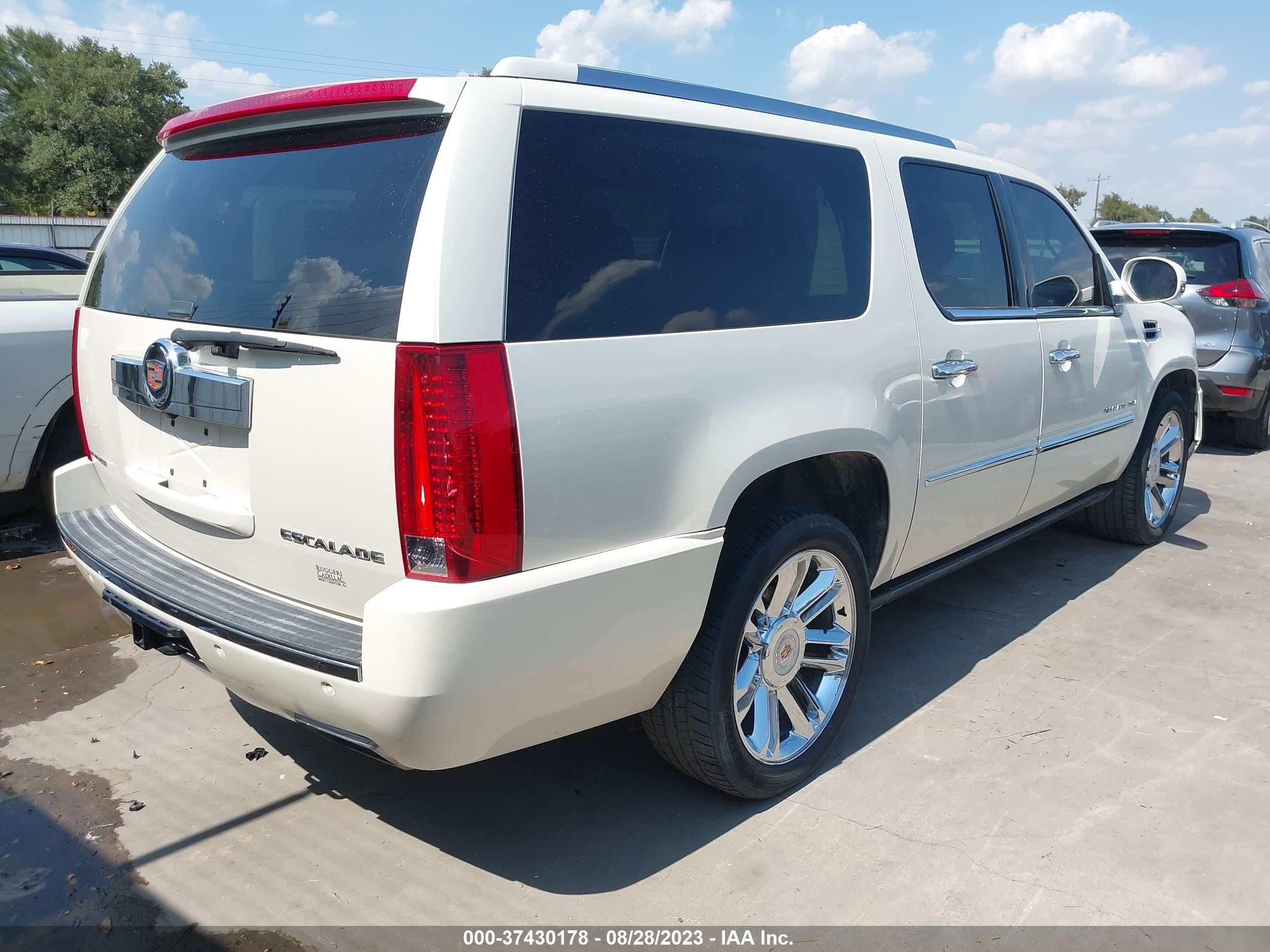 Photo 3 VIN: 1GYS4KEFXDR358837 - CADILLAC ESCALADE 