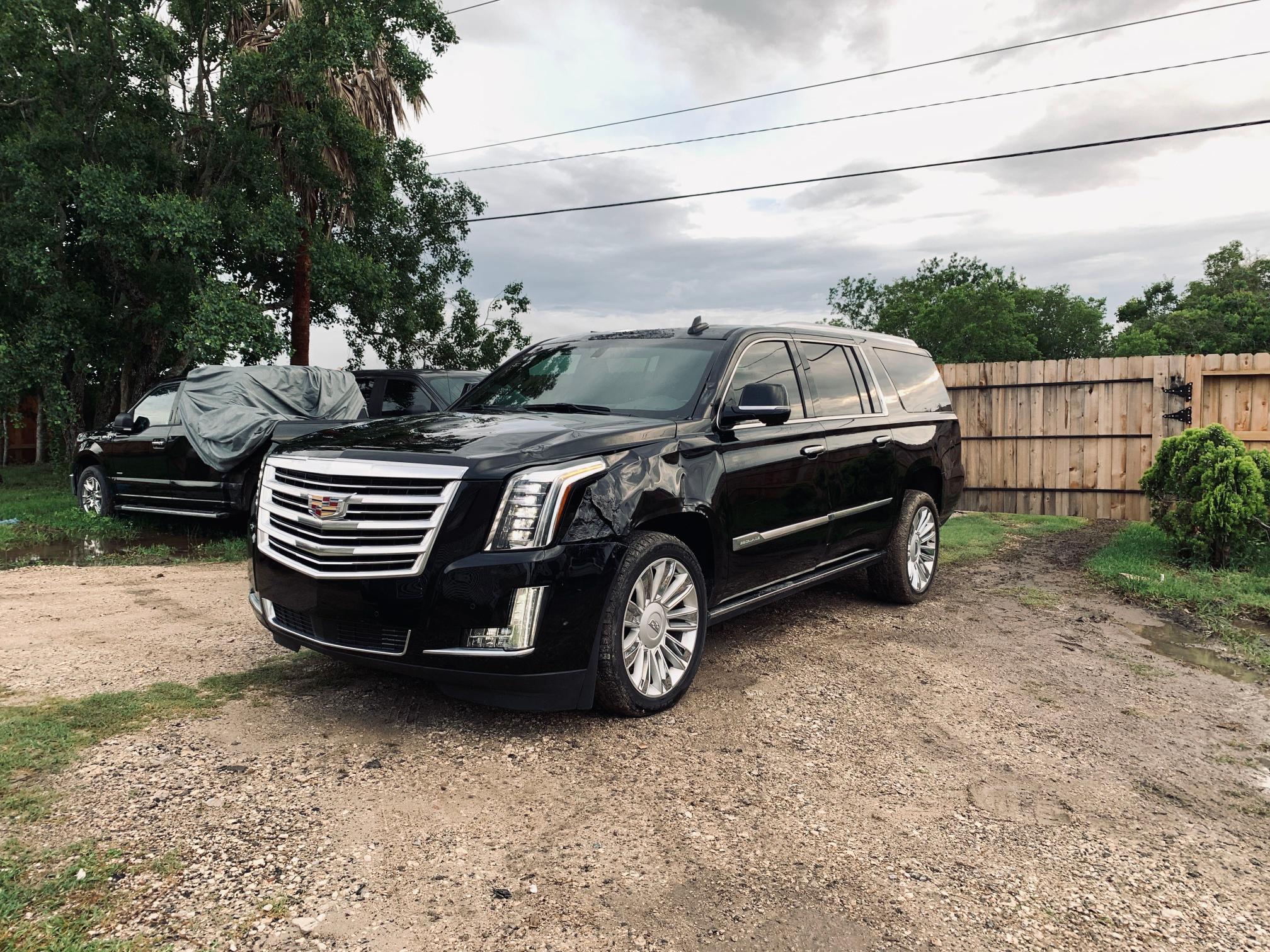 Photo 1 VIN: 1GYS4KKJ0HR197557 - CADILLAC ESCALADE E 