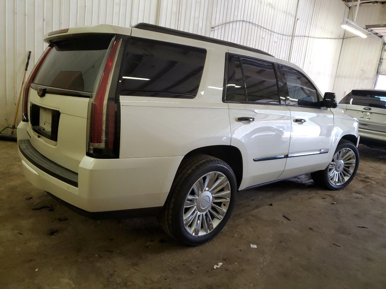 Photo 2 VIN: 1GYS4MKJ6FR646233 - CADILLAC ESCALADE 