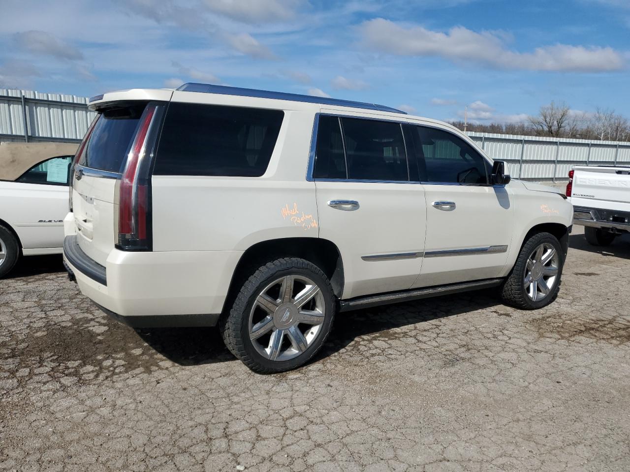 Photo 2 VIN: 1GYS4NKJ4FR537887 - CADILLAC ESCALADE 