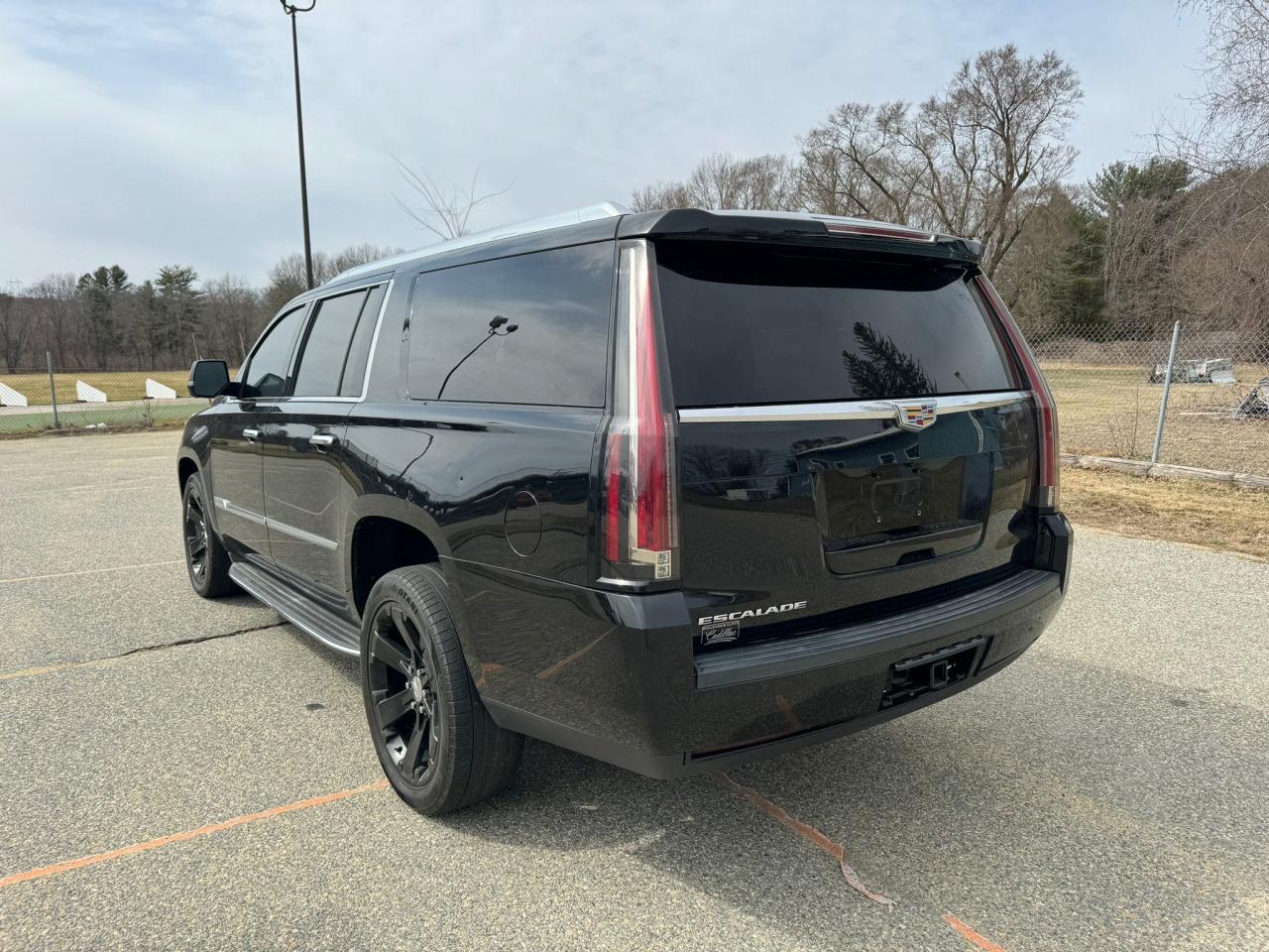 Photo 2 VIN: 1GYS4SKJ1FR666104 - CADILLAC ESCALADE 