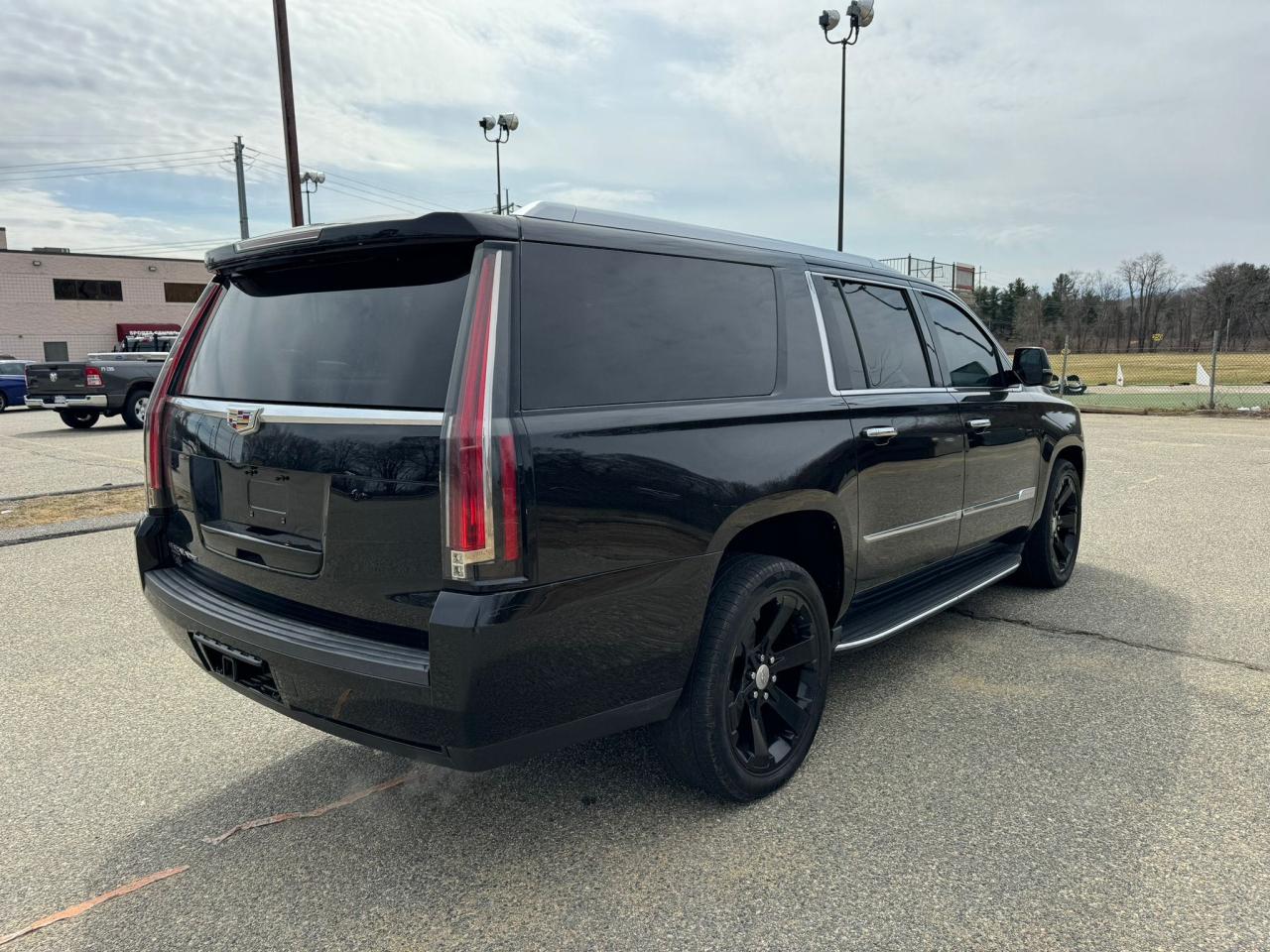 Photo 3 VIN: 1GYS4SKJ1FR666104 - CADILLAC ESCALADE 