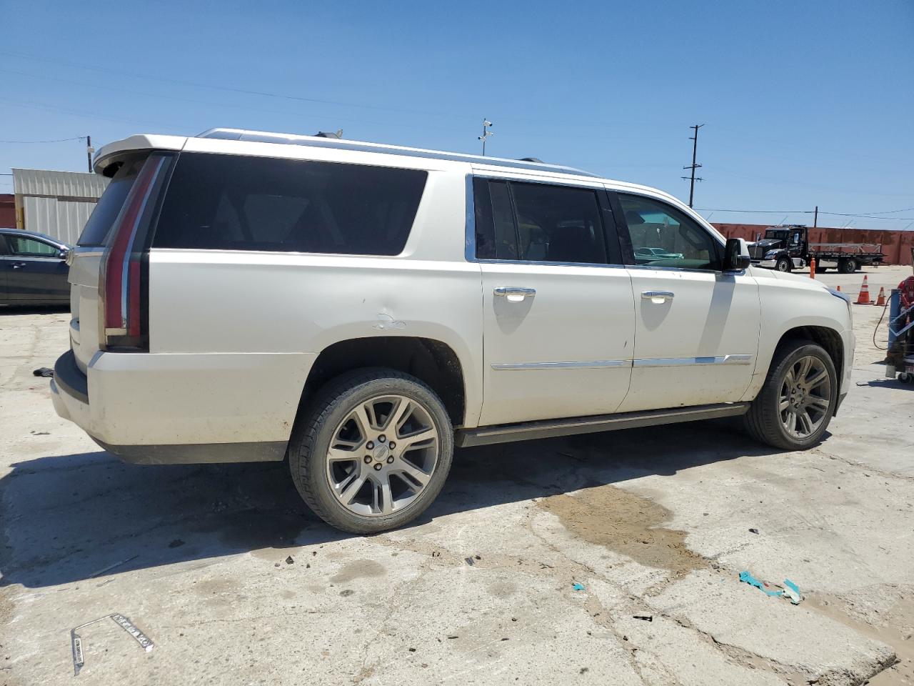 Photo 2 VIN: 1GYS4TKJ7FR562335 - CADILLAC ESCALADE 