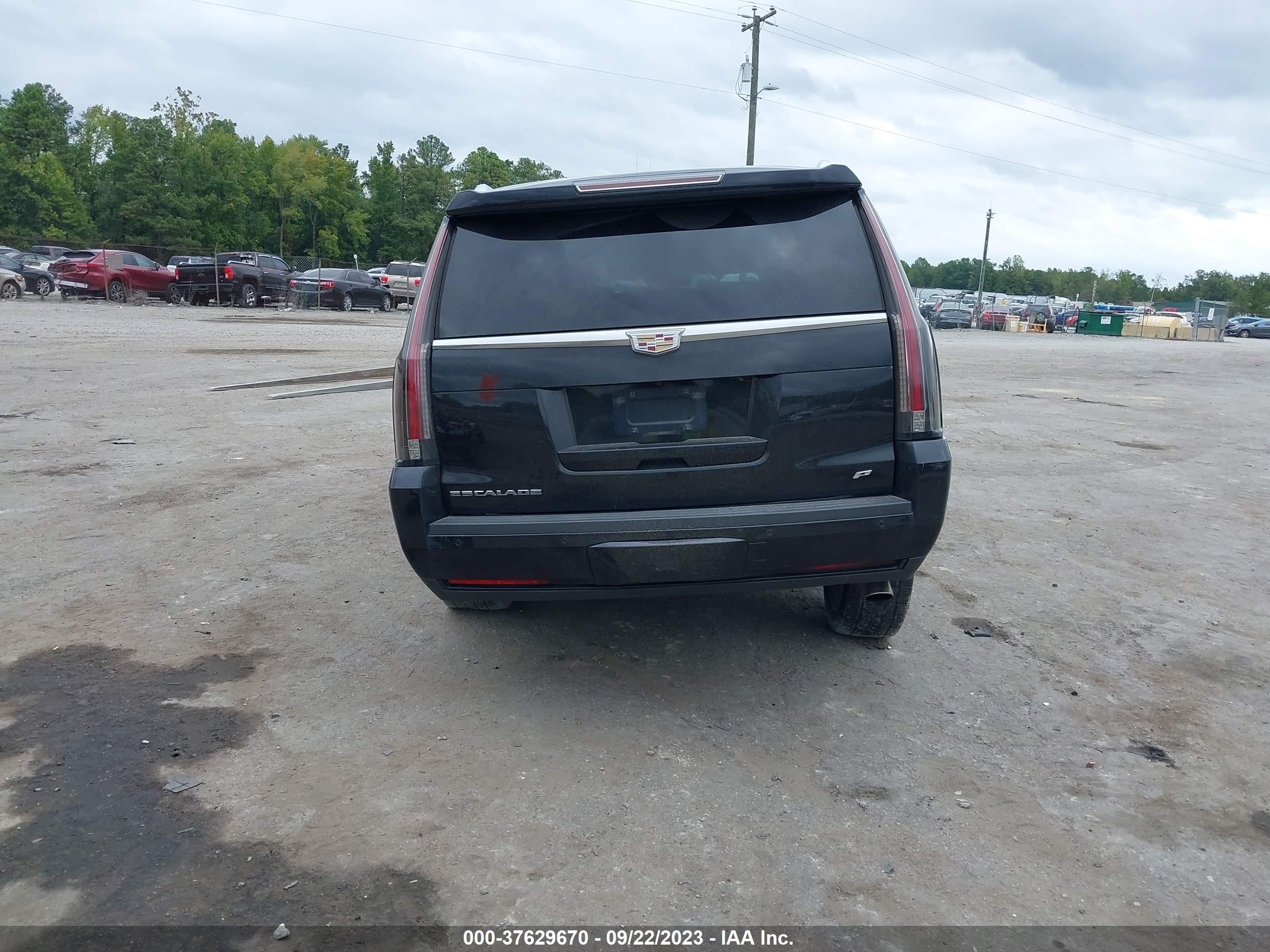 Photo 15 VIN: 1GYS4UKJ2FR660629 - CADILLAC ESCALADE 