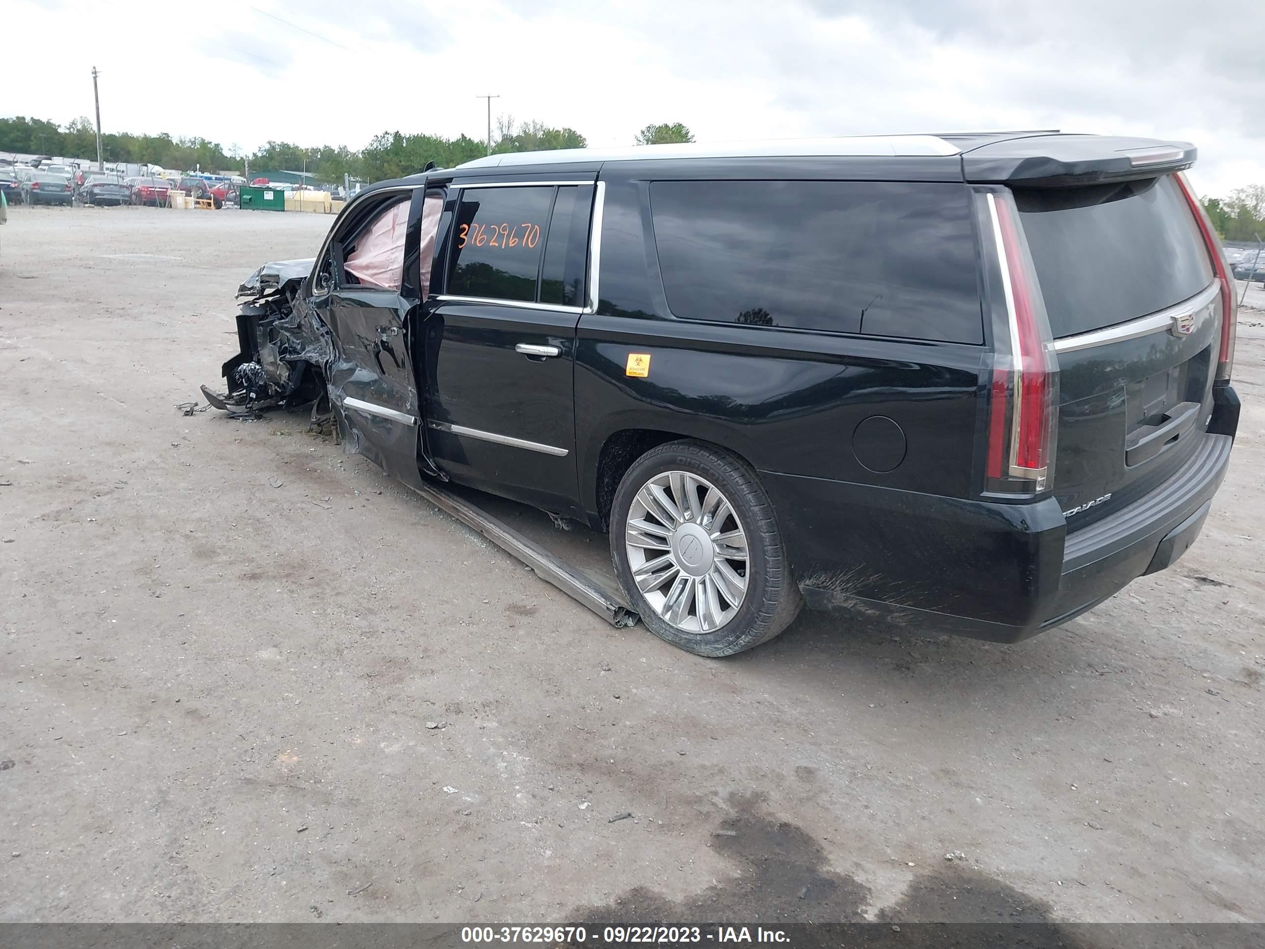 Photo 2 VIN: 1GYS4UKJ2FR660629 - CADILLAC ESCALADE 