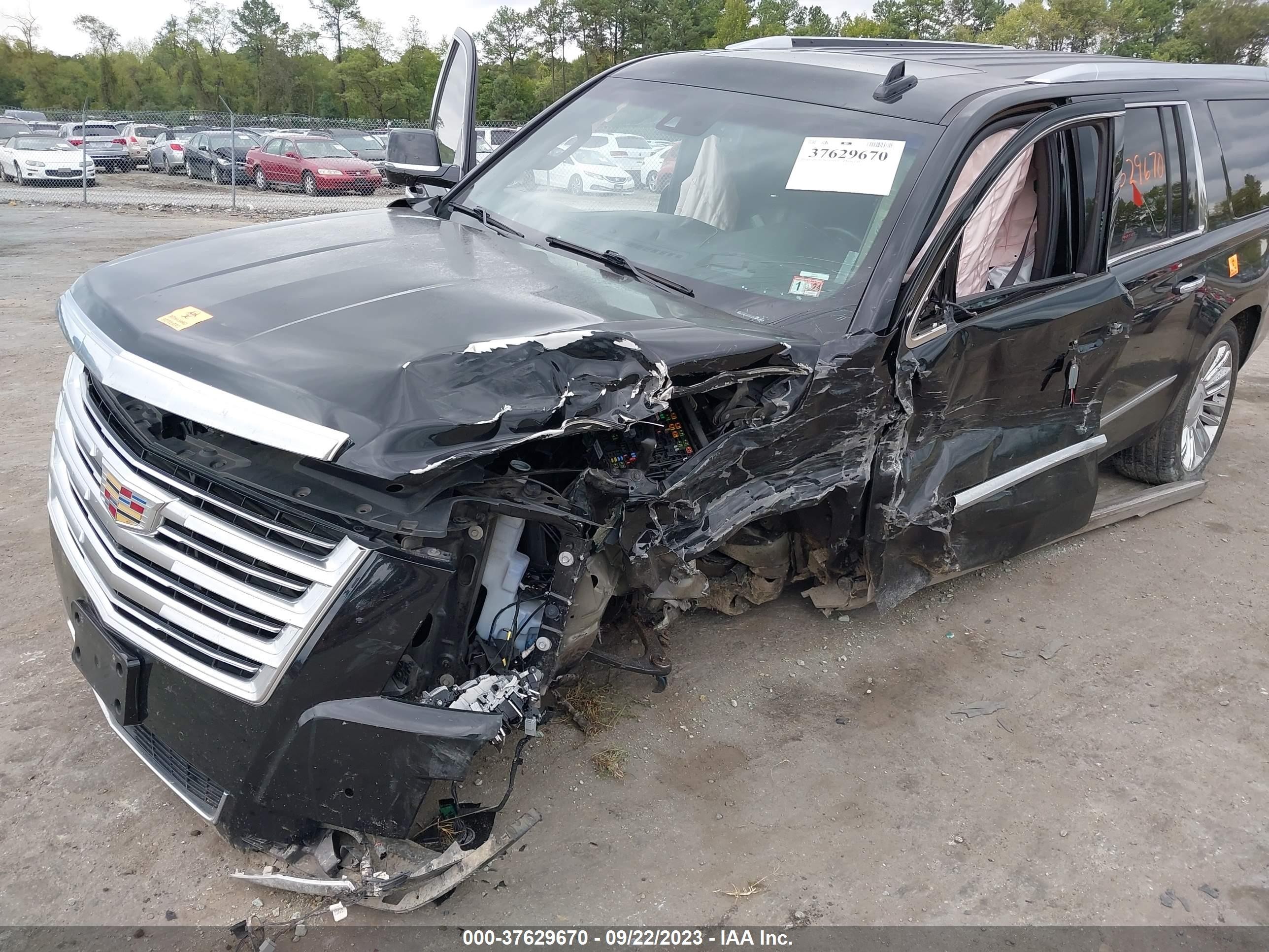 Photo 5 VIN: 1GYS4UKJ2FR660629 - CADILLAC ESCALADE 