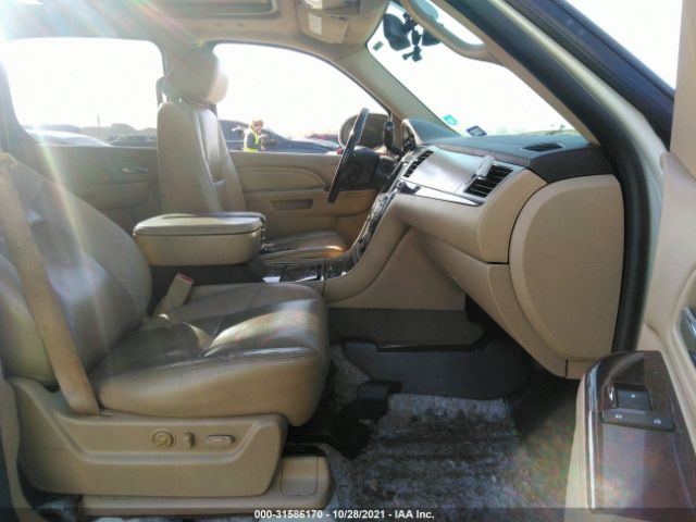 Photo 4 VIN: 1GYUCJEF3AR121771 - CADILLAC ESCALADE ESV 