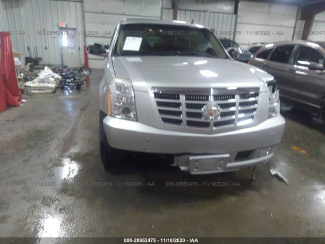 Photo 5 VIN: 1GYUKBEF2AR135945 - CADILLAC ESCALADE 