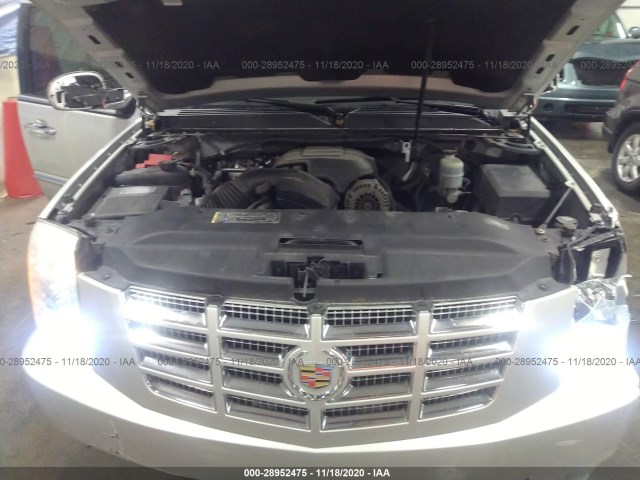 Photo 9 VIN: 1GYUKBEF2AR135945 - CADILLAC ESCALADE 