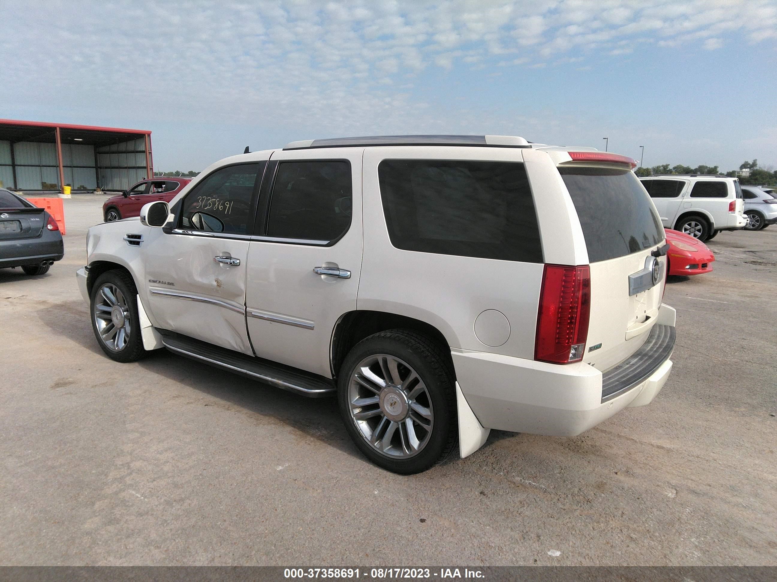 Photo 2 VIN: 1GYUKBEF2AR276644 - CADILLAC ESCALADE 