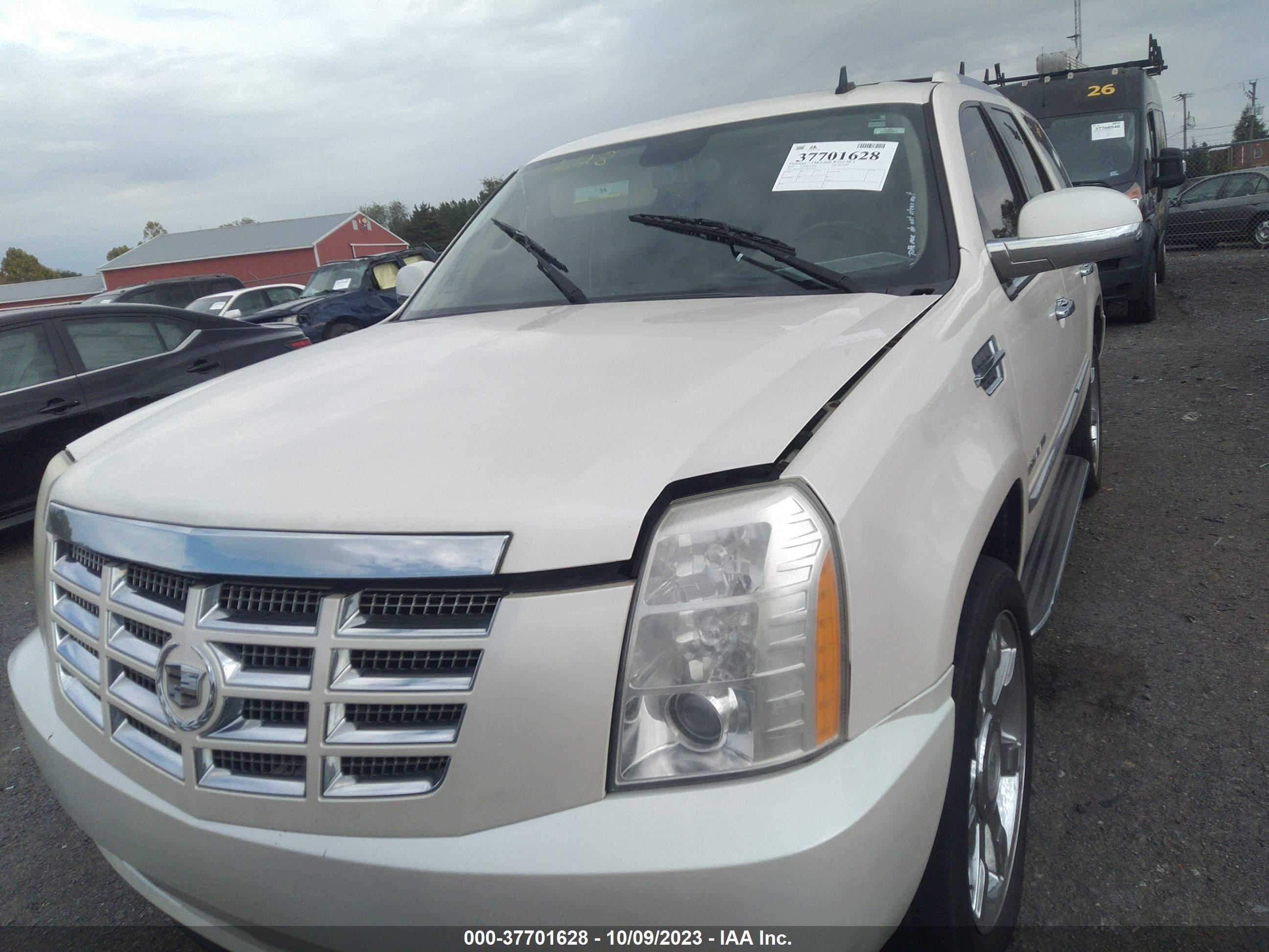 Photo 5 VIN: 1GYUKBEF5AR147832 - CADILLAC ESCALADE 