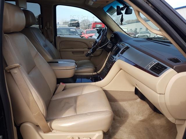 Photo 4 VIN: 1GYUKBEF5AR211609 - CADILLAC ESCALADE L 