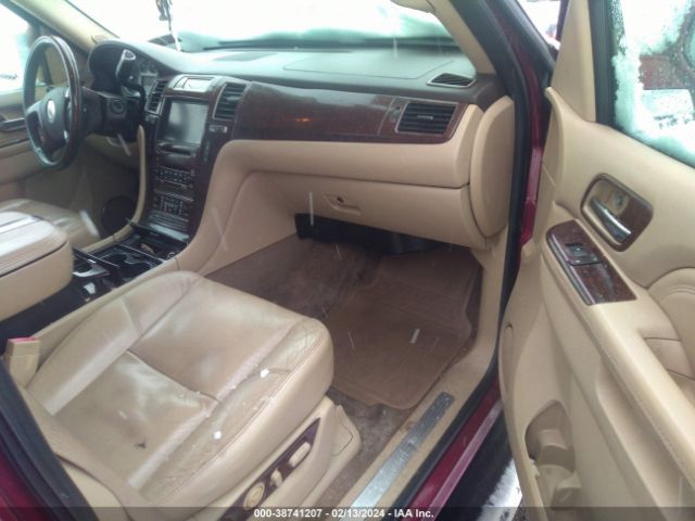 Photo 4 VIN: 1GYUKBEF7AR221896 - CADILLAC ESCALADE 