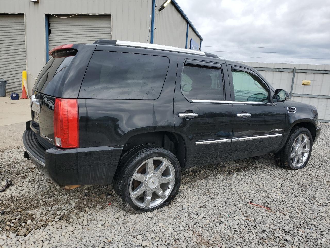 Photo 2 VIN: 1GYUKCEF6AR271355 - CADILLAC ESCALADE 