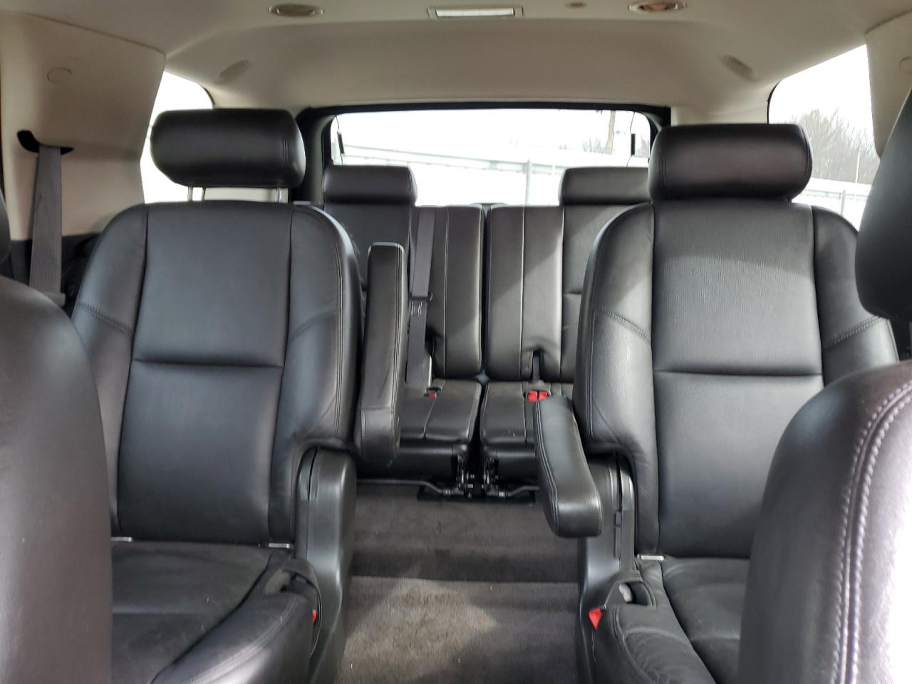 Photo 9 VIN: 1GYUKCEF6AR271355 - CADILLAC ESCALADE 