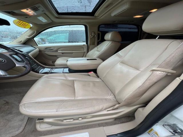 Photo 6 VIN: 1GYUKCEF7AR147854 - CADILLAC ESCALADE 