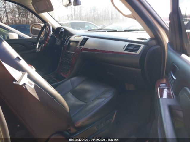 Photo 4 VIN: 1GYUKCEF9AR136905 - CADILLAC ESCALADE 